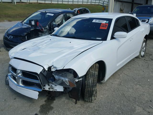 2C3CDXBG0DH525344 - 2013 DODGE CHARGER WHITE photo 2
