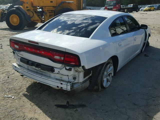 2C3CDXBG0DH525344 - 2013 DODGE CHARGER WHITE photo 4
