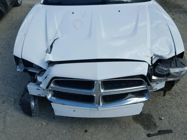 2C3CDXBG0DH525344 - 2013 DODGE CHARGER WHITE photo 9