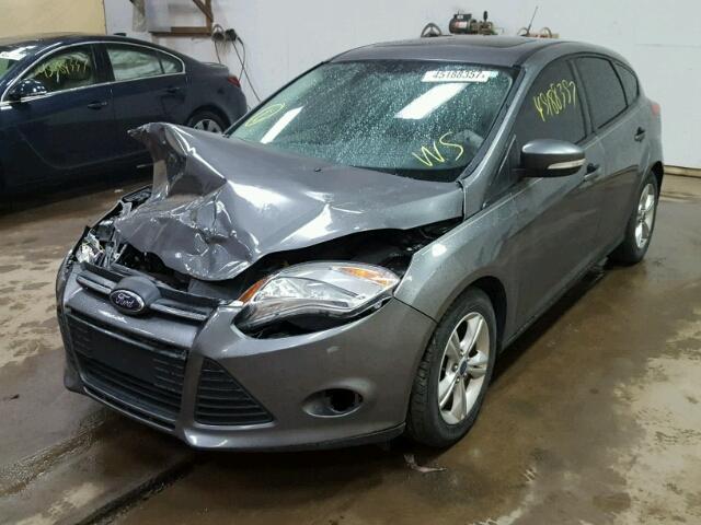 1FADP3K23DL106496 - 2013 FORD FOCUS SE GRAY photo 2