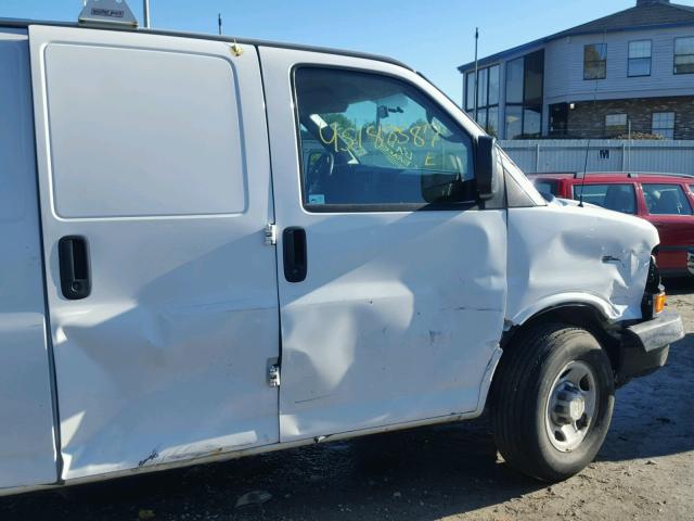 1GCZGFDA9A1154579 - 2010 CHEVROLET EXPRESS G2 WHITE photo 9