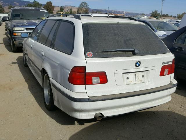 WBADP6332XBV60121 - 1999 BMW 528 IT AUT WHITE photo 3