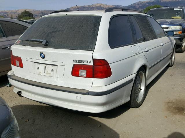 WBADP6332XBV60121 - 1999 BMW 528 IT AUT WHITE photo 4