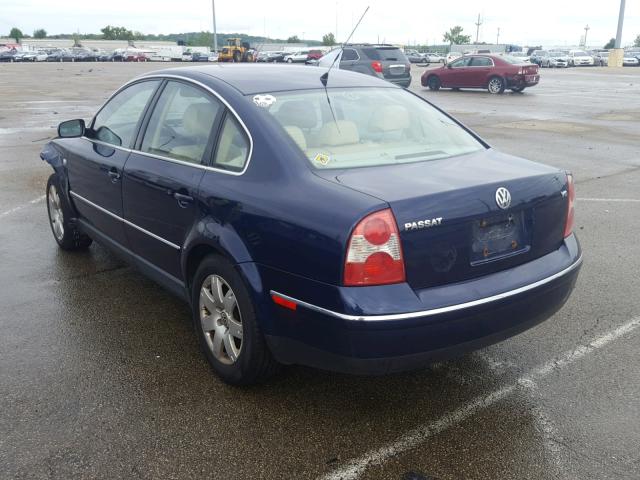 WVWRH63B32P290437 - 2002 VOLKSWAGEN PASSAT GLX BLUE photo 3