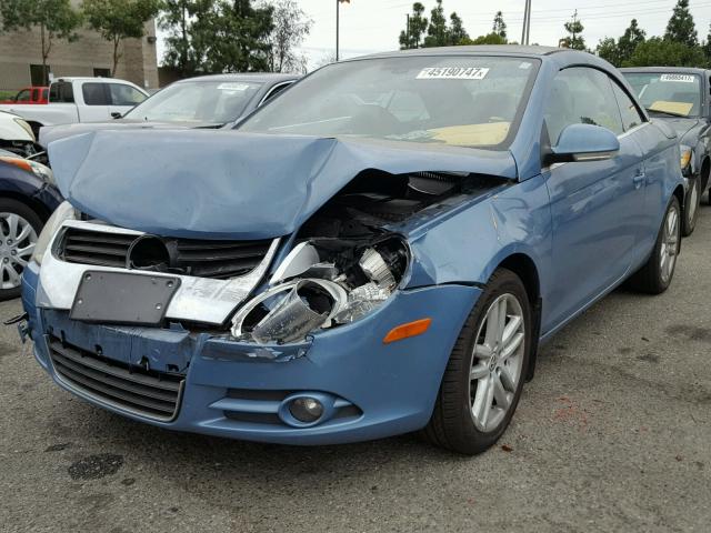 WVWFA71F88V019462 - 2008 VOLKSWAGEN EOS LUX BLUE photo 2