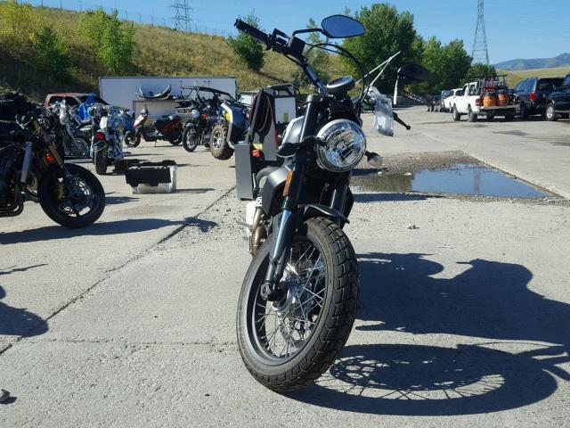 ML015ANM9JT014678 - 2018 DUCATI SCRAMBLER SILVER photo 9