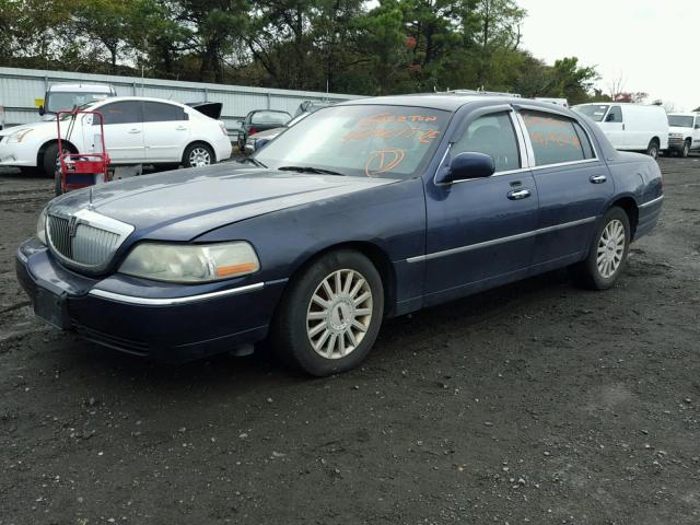 1LNHM82W93Y627594 - 2003 LINCOLN TOWN CAR S BLUE photo 2