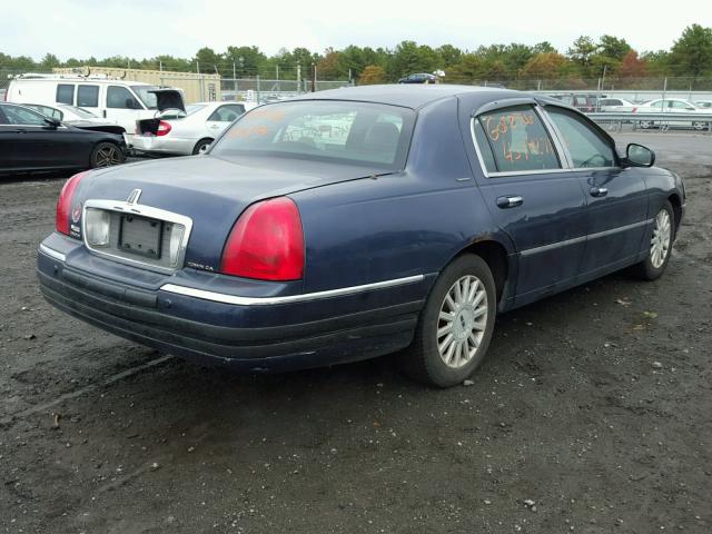 1LNHM82W93Y627594 - 2003 LINCOLN TOWN CAR S BLUE photo 4