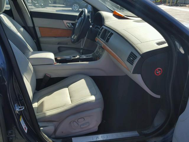 SAJWA0FA1AHR56843 - 2010 JAGUAR XF LUXURY BLUE photo 5