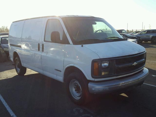 1GCGG25R421224530 - 2002 CHEVROLET EXPRESS G2 WHITE photo 1