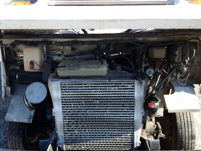 4UZAANCP95CU90771 - 2005 FREIGHTLINER CHASSIS M WHITE photo 7