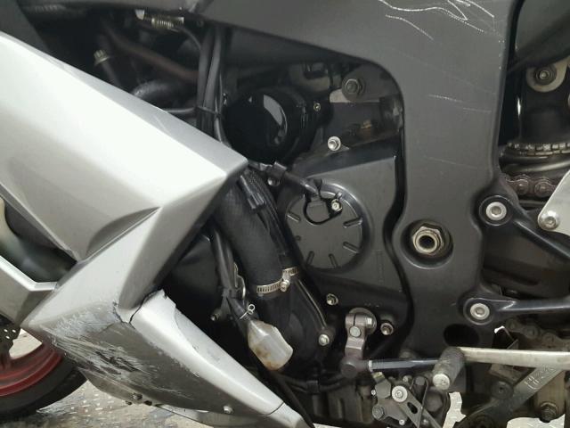 JKAZX4P107A011555 - 2007 KAWASAKI ZX600 P SILVER photo 6