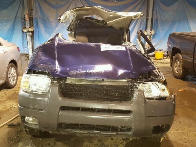 1FMCU03174DA18656 - 2004 FORD ESCAPE XLT BLUE photo 9