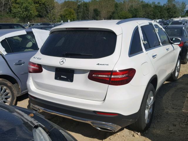 WDC0G4KB7JV015658 - 2018 MERCEDES-BENZ GLC 300 4M WHITE photo 4