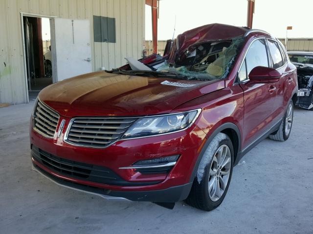 5LMCJ2C90HUL36163 - 2017 LINCOLN MKC SELECT RED photo 2