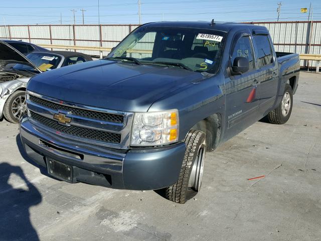 3GCPCREA3BG228939 - 2011 CHEVROLET SILVERADO BLUE photo 2