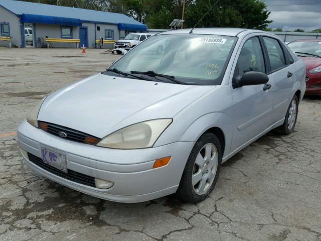 1FAFP38381W121952 - 2001 FORD FOCUS ZTS GRAY photo 2