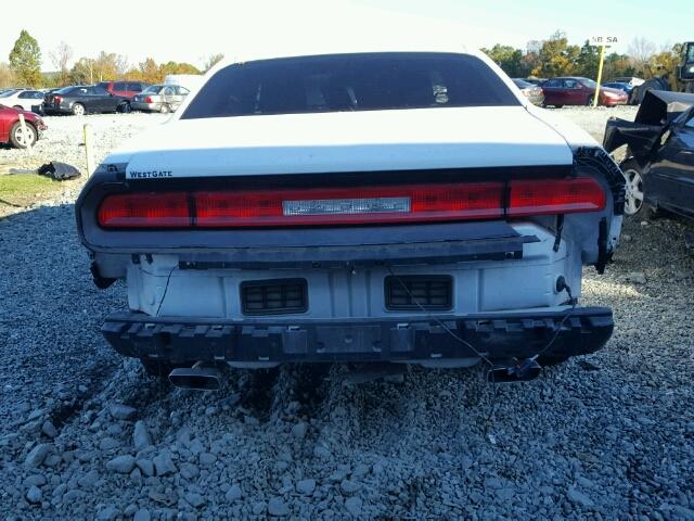 2C3CDYAGXDH645983 - 2013 DODGE CHALLENGER WHITE photo 9