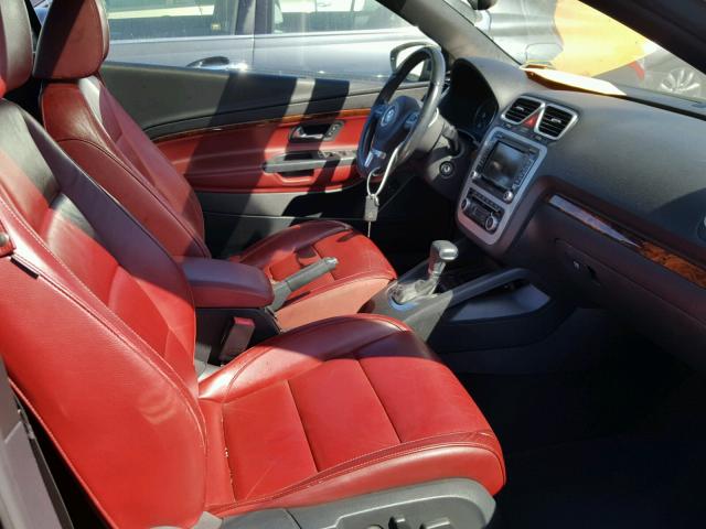 WVWFW7AH3BV005544 - 2011 VOLKSWAGEN EOS LUX Чорний фото 5