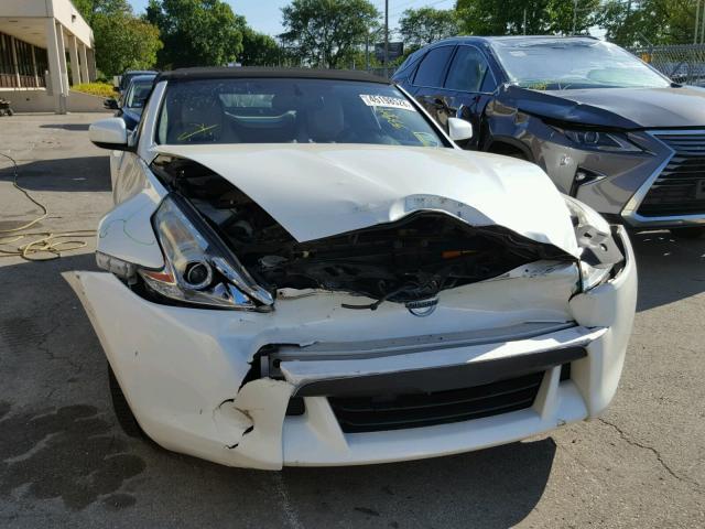 JN1AZ4FH4CM370317 - 2012 NISSAN 370Z BASE WHITE photo 9