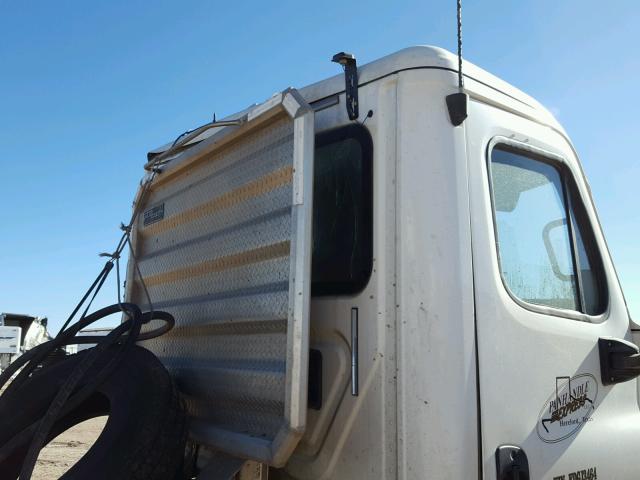 3AKJGEDV6FDGJ3464 - 2015 FREIGHTLINER CASCADIA 1 WHITE photo 6