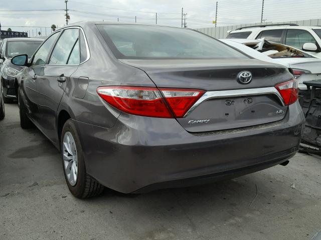 4T4BF1FK7FR461690 - 2015 TOYOTA CAMRY LE GRAY photo 3