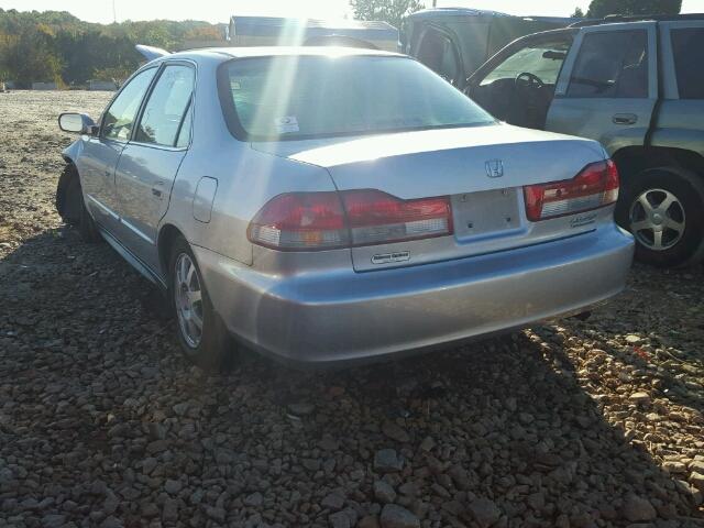 1HGCG56782A165917 - 2002 HONDA ACCORD SE SILVER photo 3