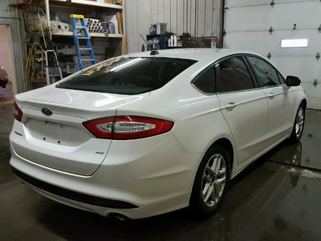 3FA6P0H77GR219920 - 2016 FORD FUSION SE WHITE photo 4