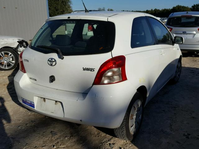 JTDJT923385209173 - 2008 TOYOTA YARIS WHITE photo 4