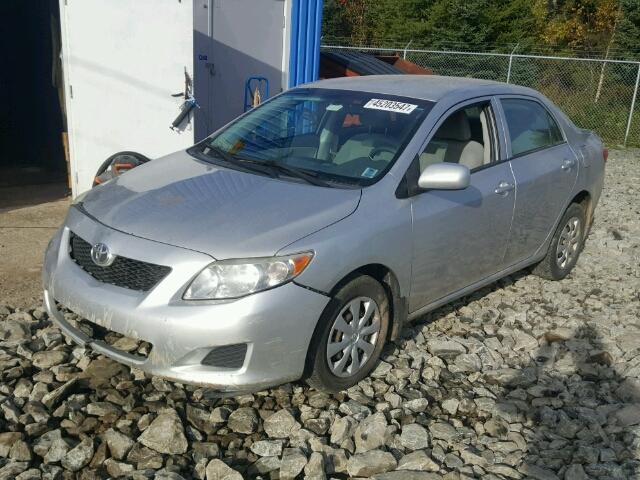 2T1BU4EE1AC246698 - 2010 TOYOTA COROLLA BA SILVER photo 2