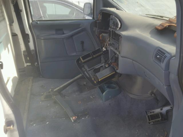 1FTDA14U0PZA69374 - 1993 FORD AEROSTAR WHITE photo 5