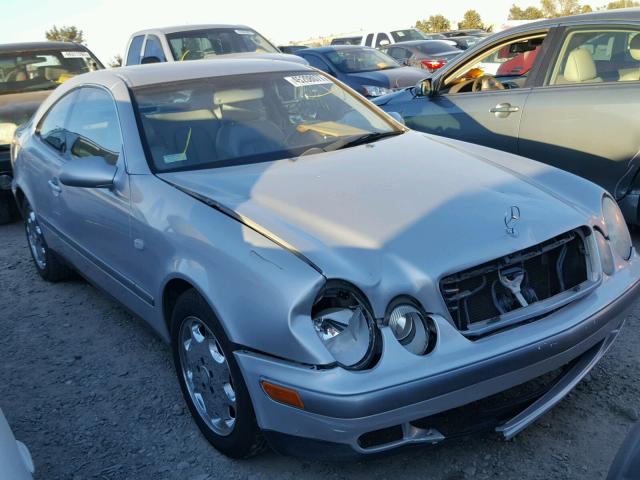 WDBLJ65G3WF027099 - 1998 MERCEDES-BENZ CLK 320 SILVER photo 1