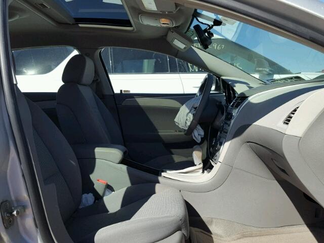 1G1ZH57B49F171857 - 2009 CHEVROLET MALIBU 1LT SILVER photo 5
