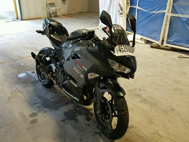 JKAEXKG12JDA06143 - 2018 KAWASAKI EX400 BLACK photo 1