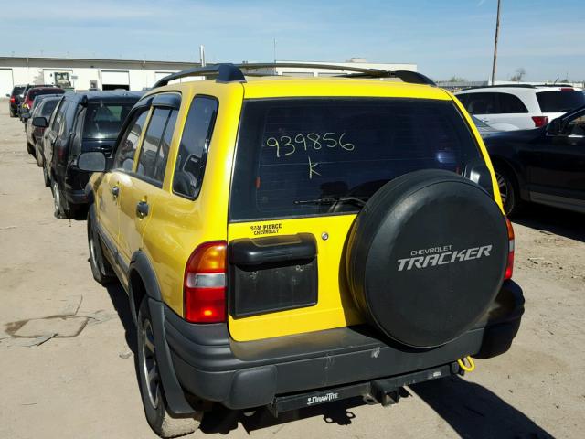 2CNBJ734326939856 - 2002 CHEVROLET TRACKER YELLOW photo 3