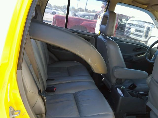 2CNBJ734326939856 - 2002 CHEVROLET TRACKER YELLOW photo 6