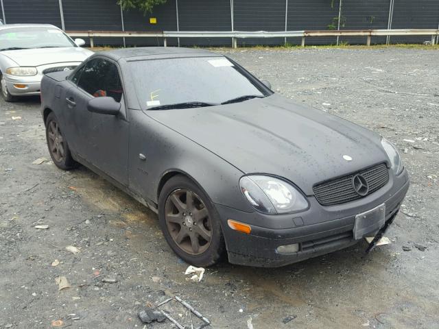 WDBKK47F7YF145046 - 2000 MERCEDES-BENZ SLK 230 KO BLACK photo 1