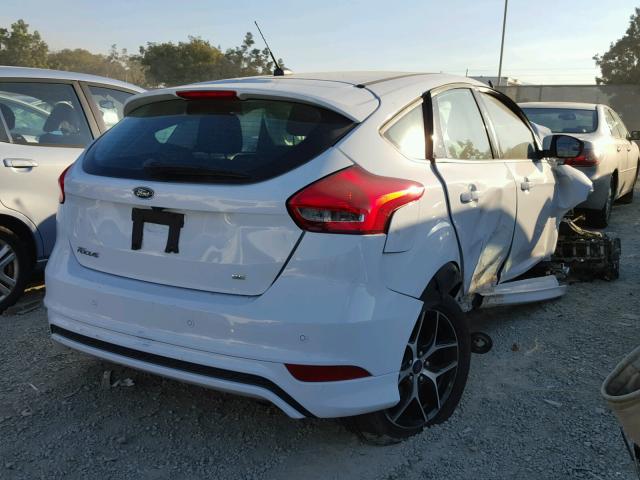 1FADP3K21FL357990 - 2015 FORD FOCUS SE WHITE photo 4