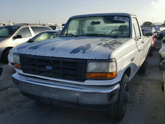 1FTEF25H9PLA16558 - 1993 FORD F250 WHITE photo 2