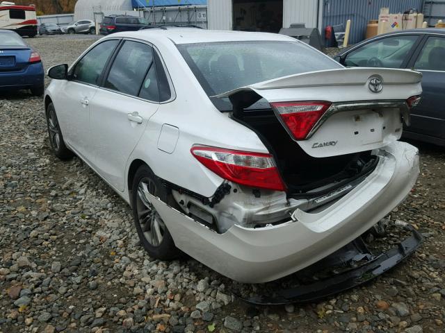 4T1BF1FK6FU035631 - 2015 TOYOTA CAMRY LE WHITE photo 3