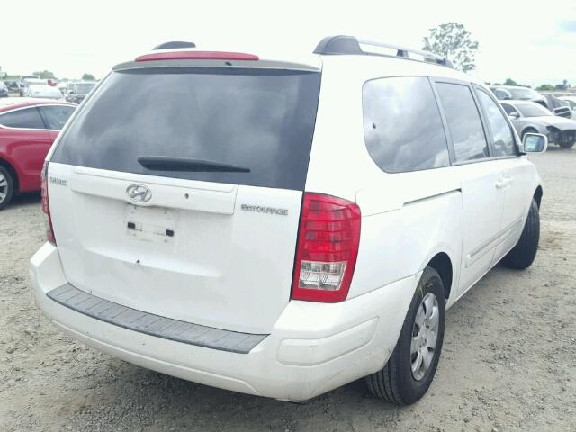 KNDMC233086047211 - 2008 HYUNDAI ENTOURAGE WHITE photo 4