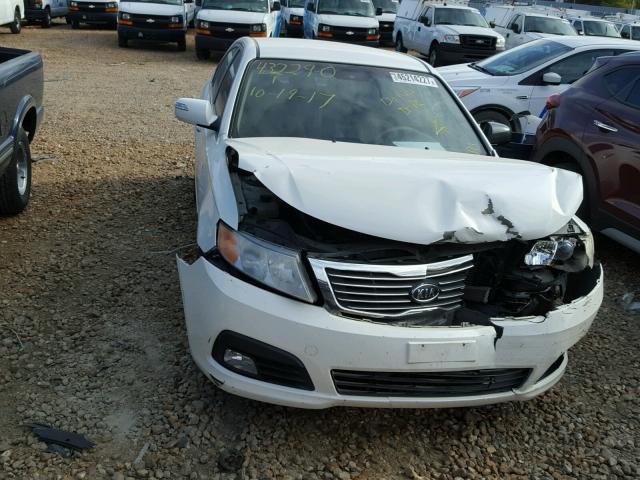 KNAGE228X95317425 - 2009 KIA OPTIMA LX WHITE photo 10