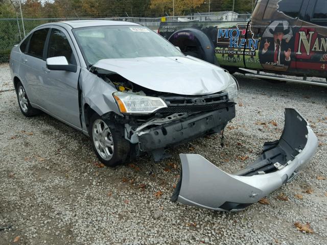 1FAHP35NX8W144836 - 2008 FORD FOCUS SILVER photo 1