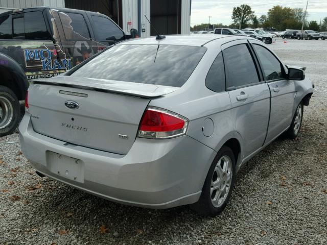 1FAHP35NX8W144836 - 2008 FORD FOCUS SILVER photo 4