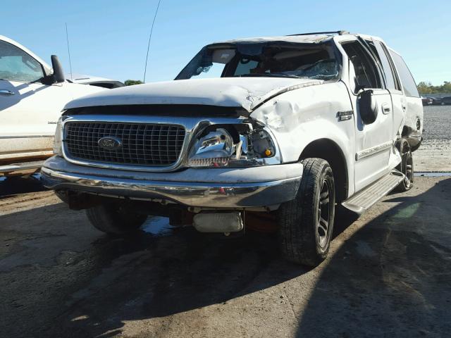 1FMRU17L7XLB71186 - 1999 FORD EXPEDITION WHITE photo 2