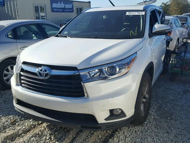 5TDKKRFHXFS090428 - 2015 TOYOTA HIGHLANDER WHITE photo 2