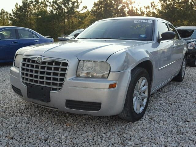 2C3KA43R48H217439 - 2008 CHRYSLER 300 SILVER photo 2