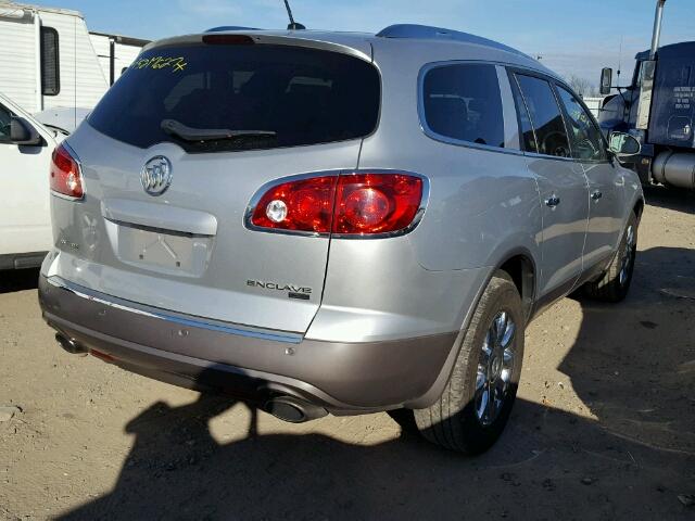 5GAKVBED4BJ272874 - 2011 BUICK ENCLAVE SILVER photo 4