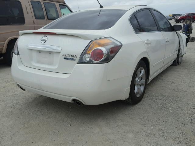 1N4CL21E08C129768 - 2008 NISSAN ALTIMA HYB WHITE photo 4