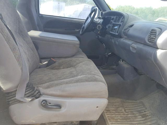 1B7MF33W4WJ142775 - 1998 DODGE RAM 3500 WHITE photo 5